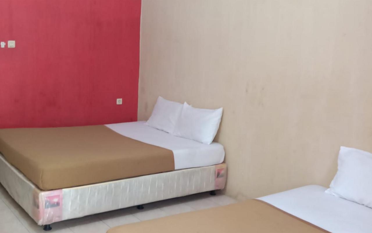 Hotel Nirwana Situbondo Redpartner Banyuanget Dış mekan fotoğraf