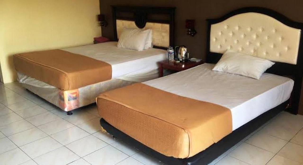 Hotel Nirwana Situbondo Redpartner Banyuanget Dış mekan fotoğraf
