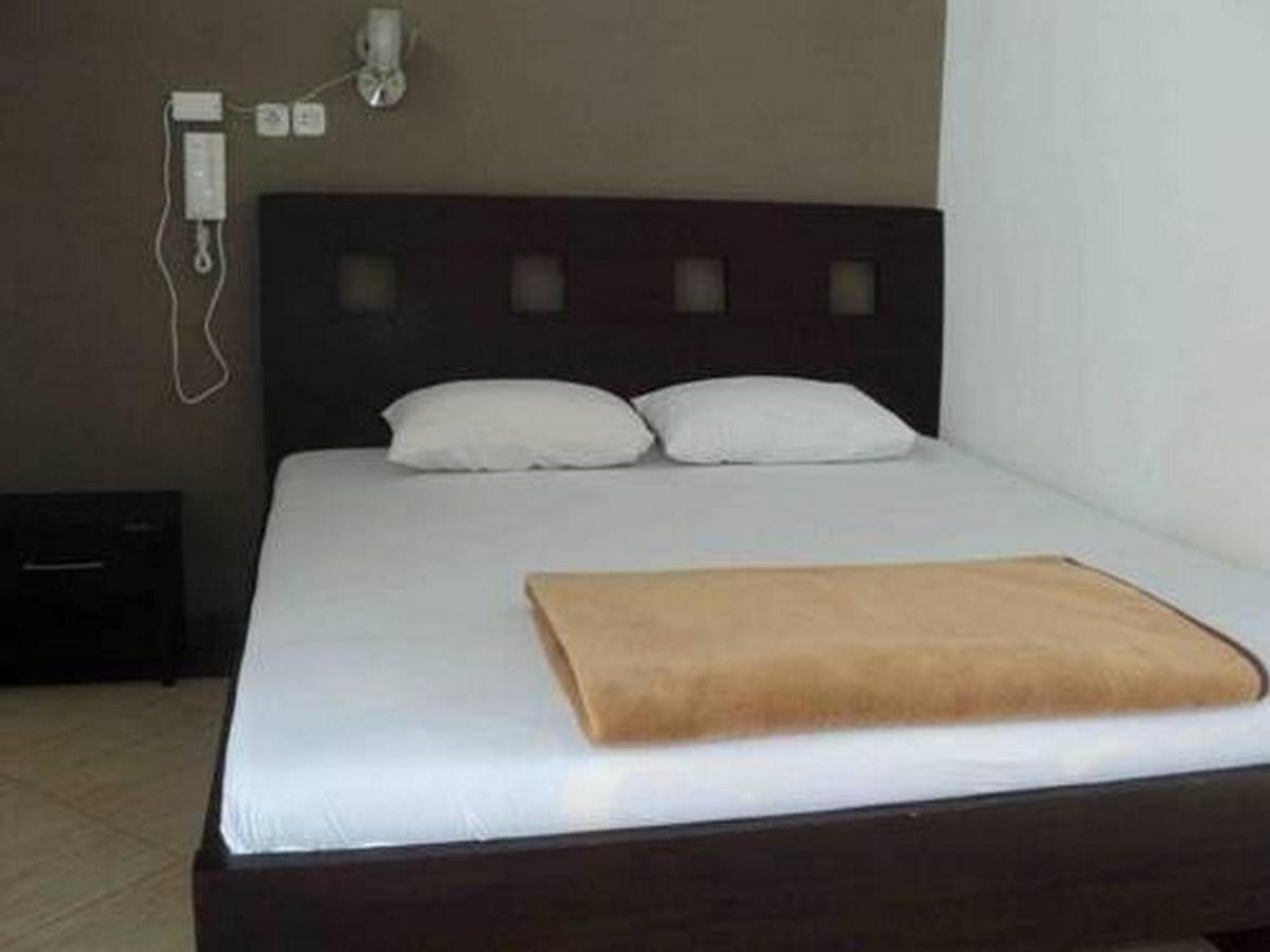 Hotel Nirwana Situbondo Redpartner Banyuanget Dış mekan fotoğraf