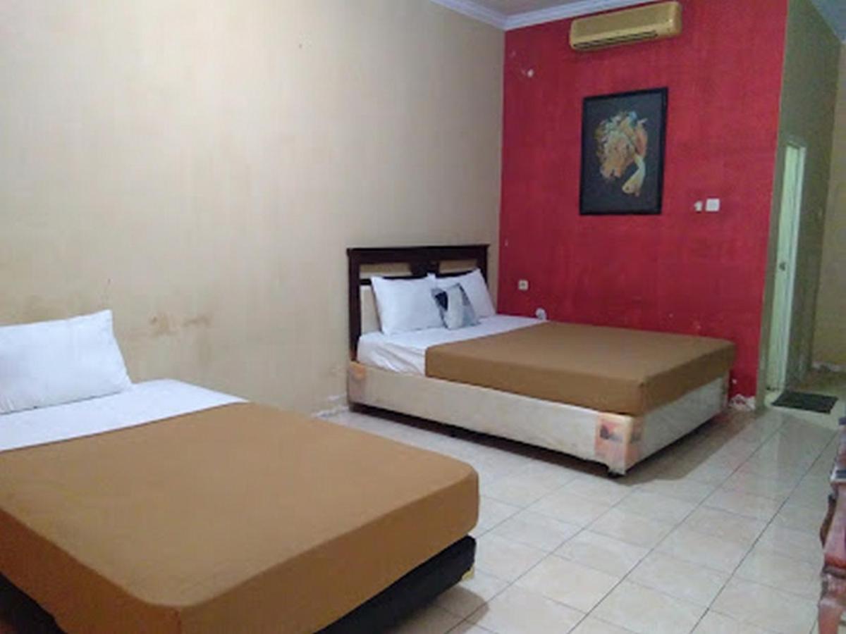 Hotel Nirwana Situbondo Redpartner Banyuanget Dış mekan fotoğraf